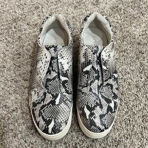 JSlides Women's Leather HEIDI Slip-On Round toe Platform Sneaker Snake Print 8M